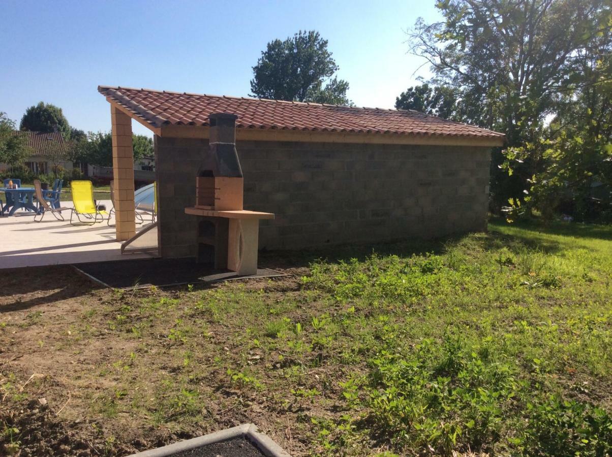 Gite Du Puy De L'Etang Laruscade Exterior photo